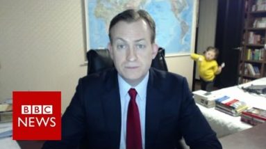 Kids interrupt BBC News interview – BBC News