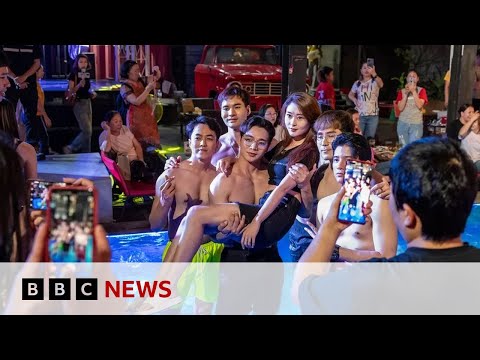 Fall in Chinese language tourists hurts Thailand’s economic system – BBC News